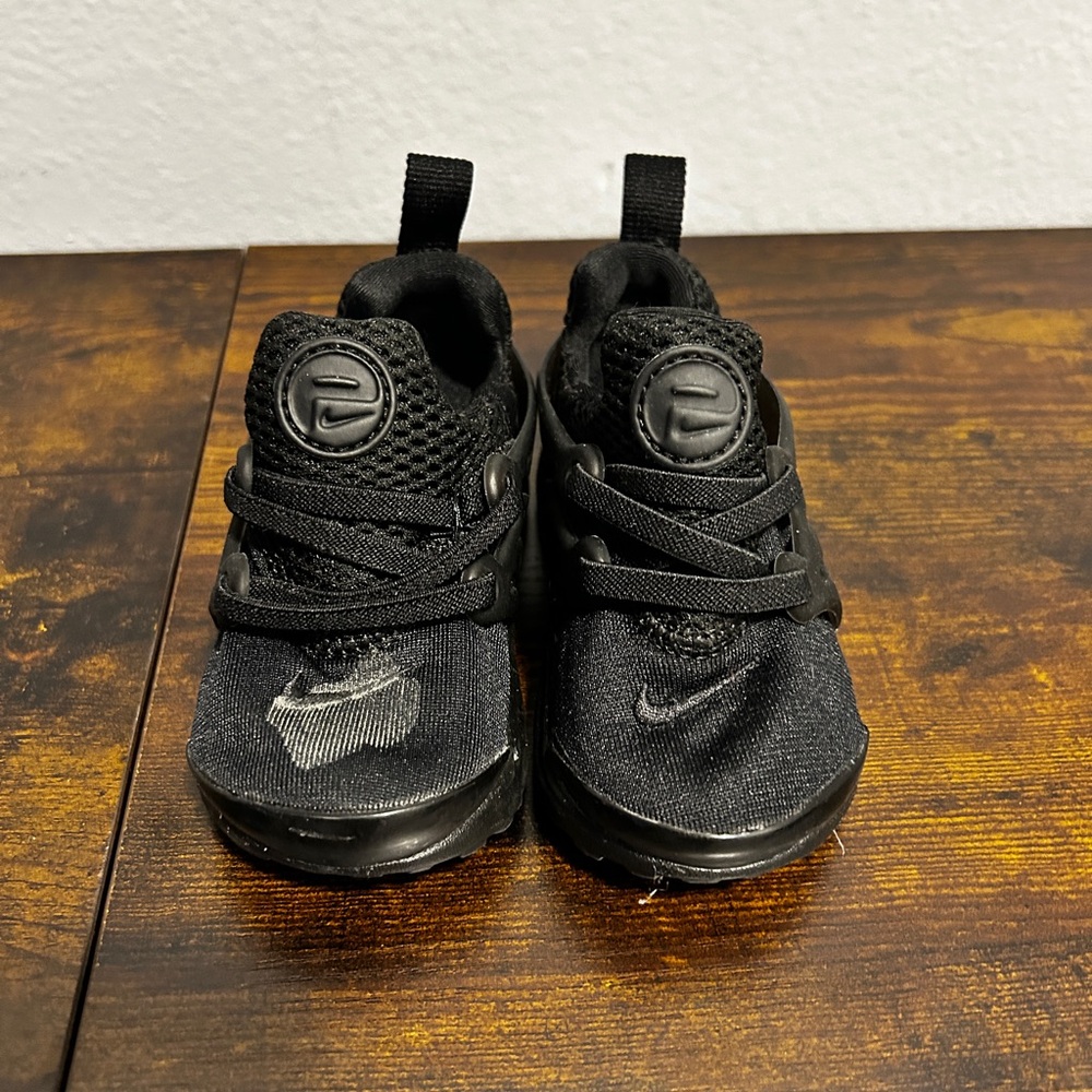 Nike Kids Black Sneakers